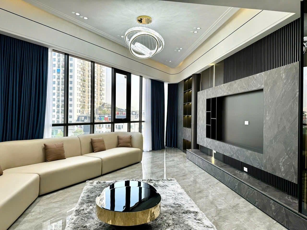 Hồng Tiến – 75m² – 8 tầng – Mặt tiền 8.1m – TÒA NHÀ 8 TẦNG THANG MÁY – Ở SANG – KINH DOANH – VĂN PHÒNG – BỂ BƠI TRÊN MÁI