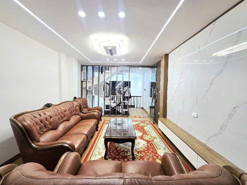 Nhà đẹp Pháo Đài Láng 45m2 – 5 tầng – chỉ hơn 10 đ