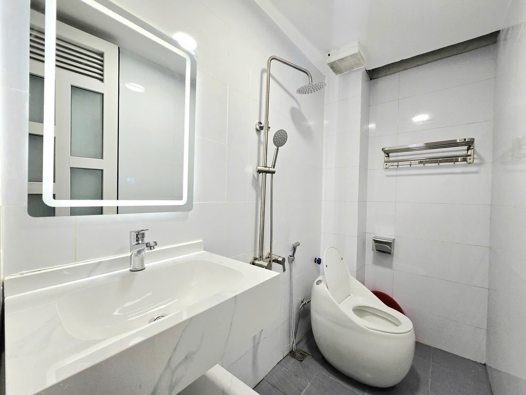 Nhà đẹp Pháo Đài Láng 45m2 – 5 tầng – chỉ hơn 10 đ