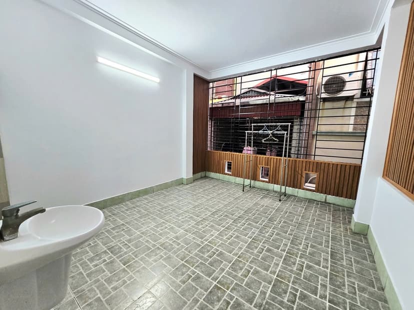 Nhà đẹp Pháo Đài Láng 45m2 – 5 tầng – chỉ hơn 10 đ